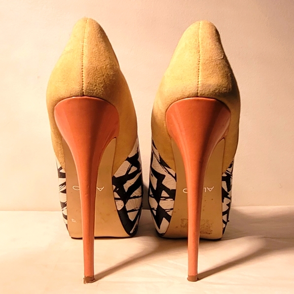 Colorful artistic Aldo statement pumps - Picture 4 of 7